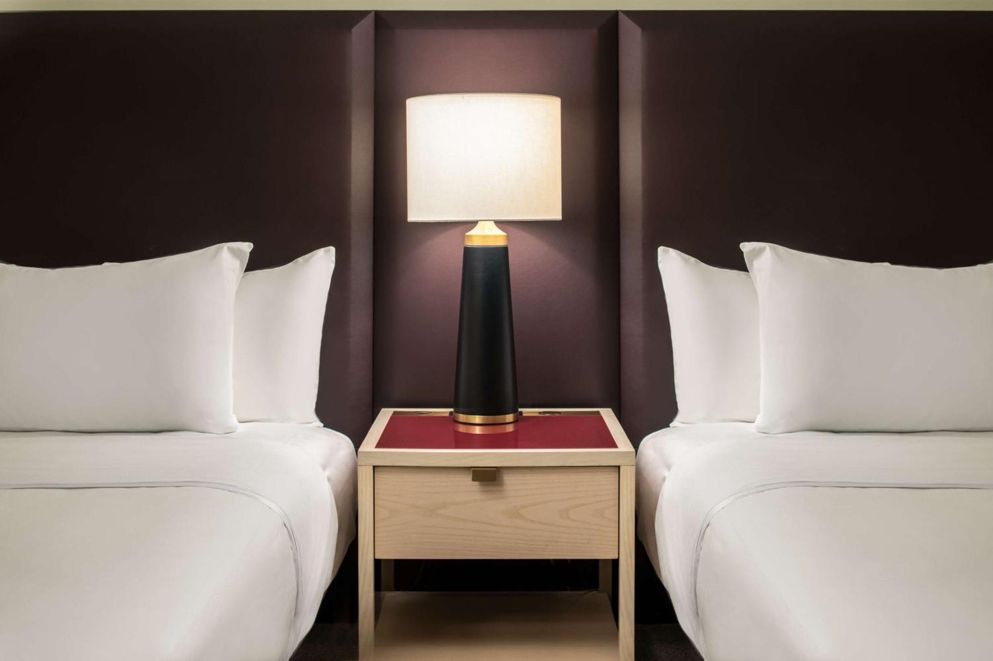 Hotel Savoy Kansas City, Tapestry Collection By Hilton Exterior photo